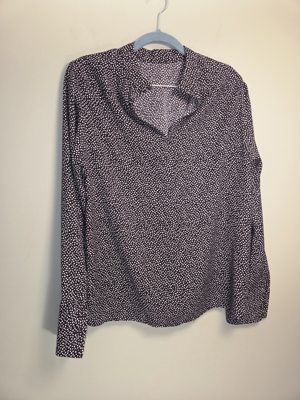 Carolina Belle Black and White Dot V-Neck Long Sleeve Blouse